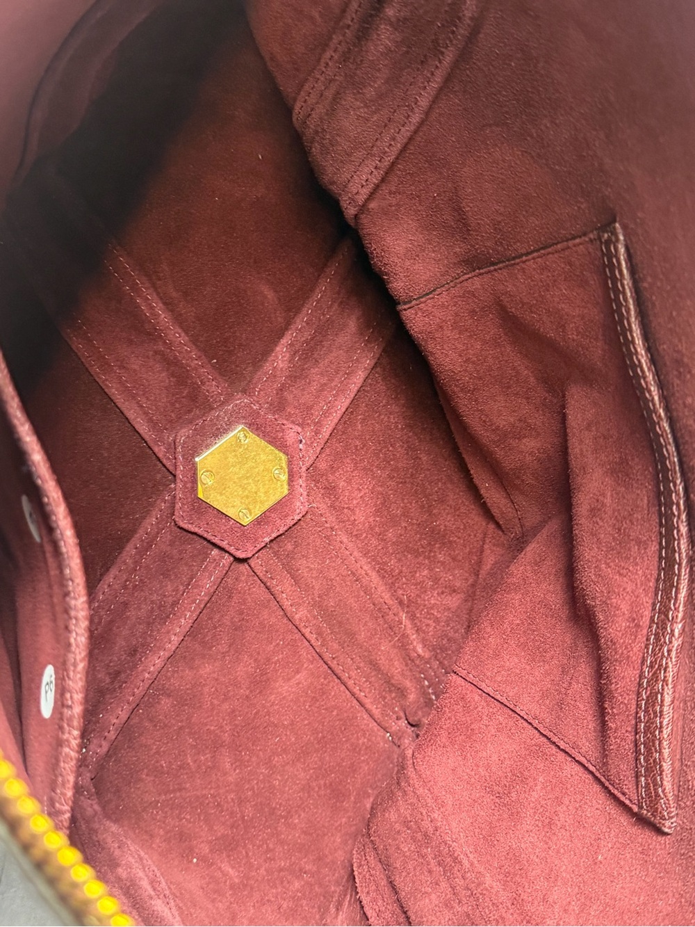 Mulberry Camden Burgundy Leather Shoulder Bag with Gold Hardware - Picture 8 of 16